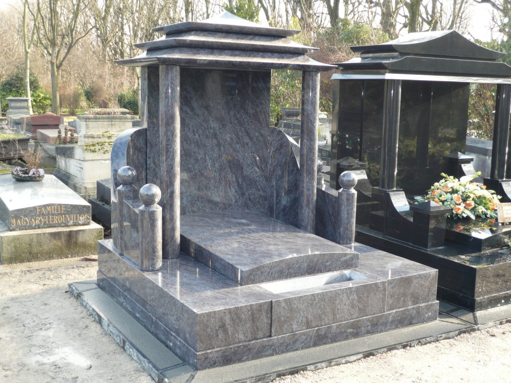 Monument chinois en granit mass blue